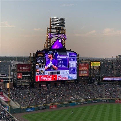 Layar LED Stadion